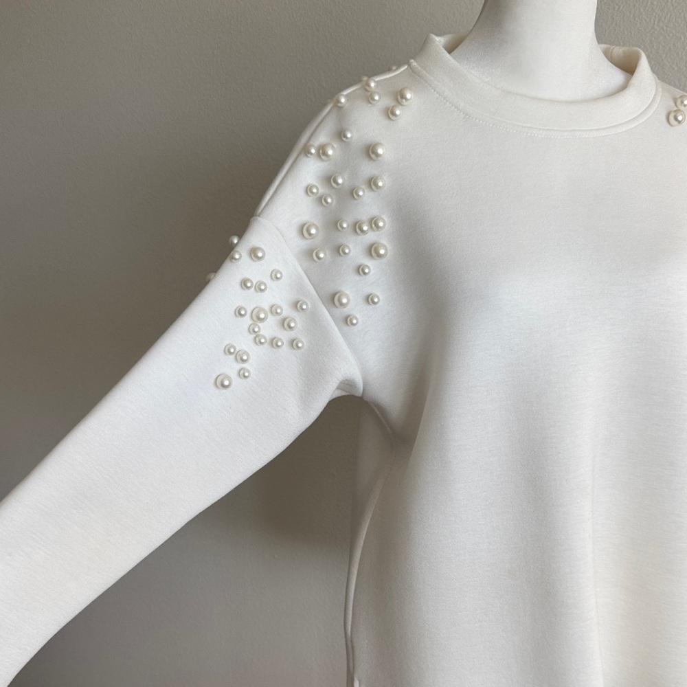 Chic Pearl-Embellished White Sweatshirt - Picture 2 of 9